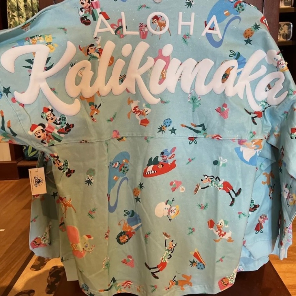 2023 Disney Aulani Exclusive Christmas Spirit Jersey  Size medium